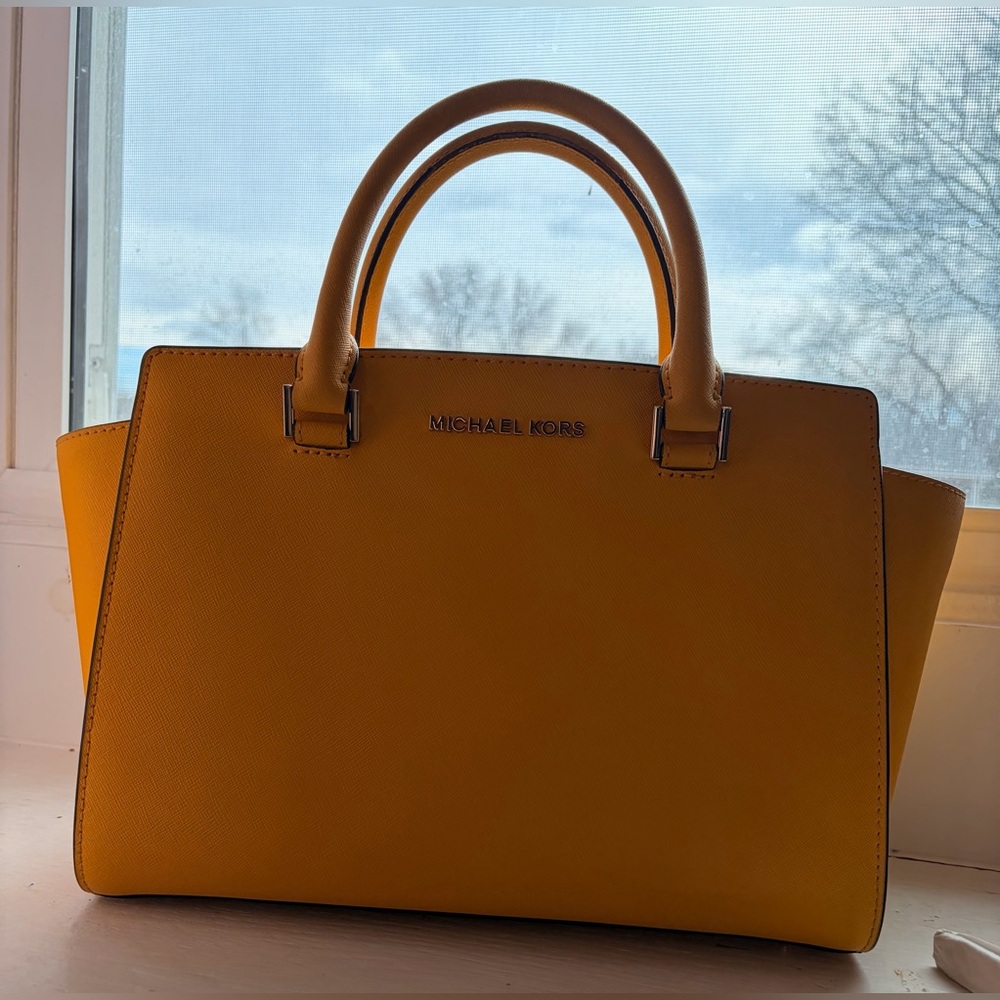 💛 Michael Kors Selma Medium Satchel – Yellow / Saffiano Leather 💛 - Picture 3 of 16